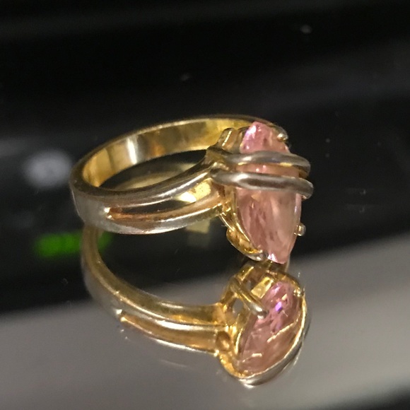 Gold Ring with Pink Stone Sz 8 - Picture 1 of 3
